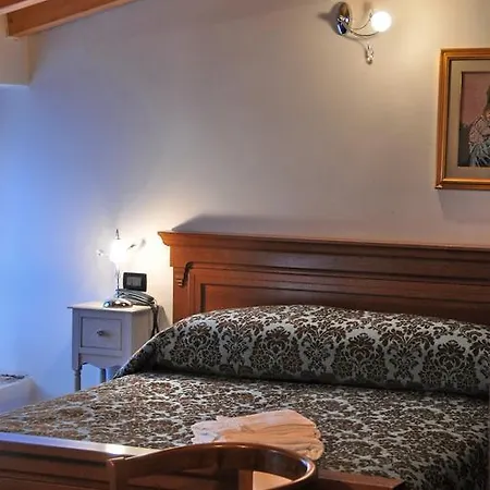 فندق مبيت وإفطار Castello