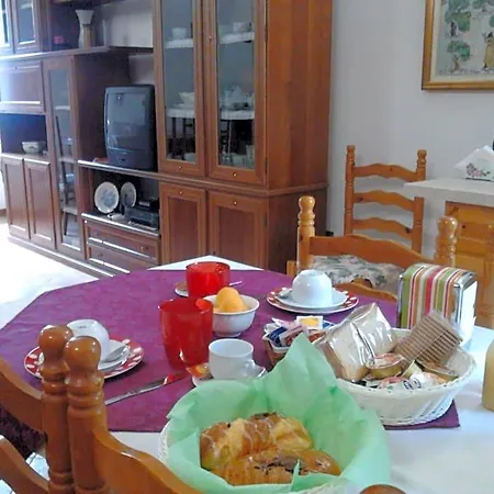 Castello Bed & Breakfast *